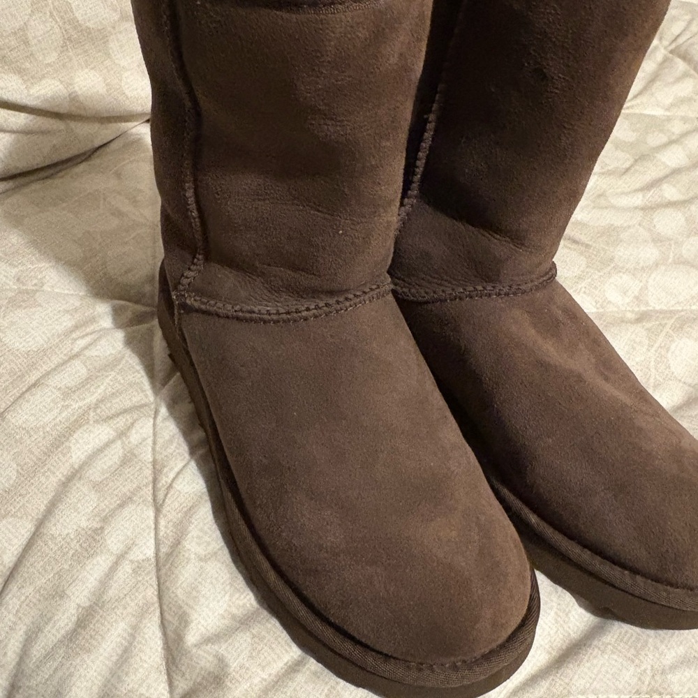 Women UGG size 7